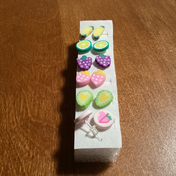 Polymer Clay Sliced Fruit/Fruit Stud Earrings Bundle New  6 pairs - Picture 3 of 8